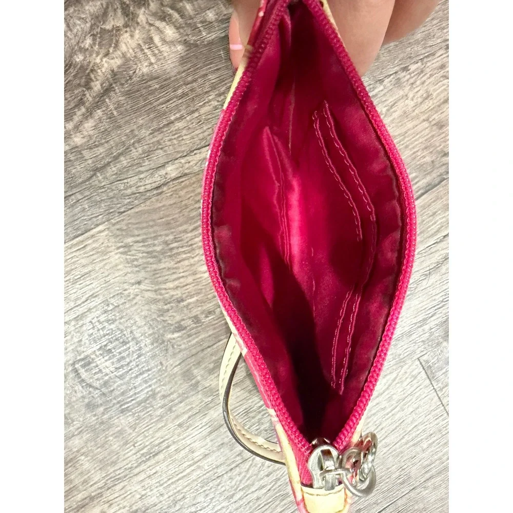 Coach vintage Pink Floral Heart Wristlet Signature Monogram Zip Pouch Wallet